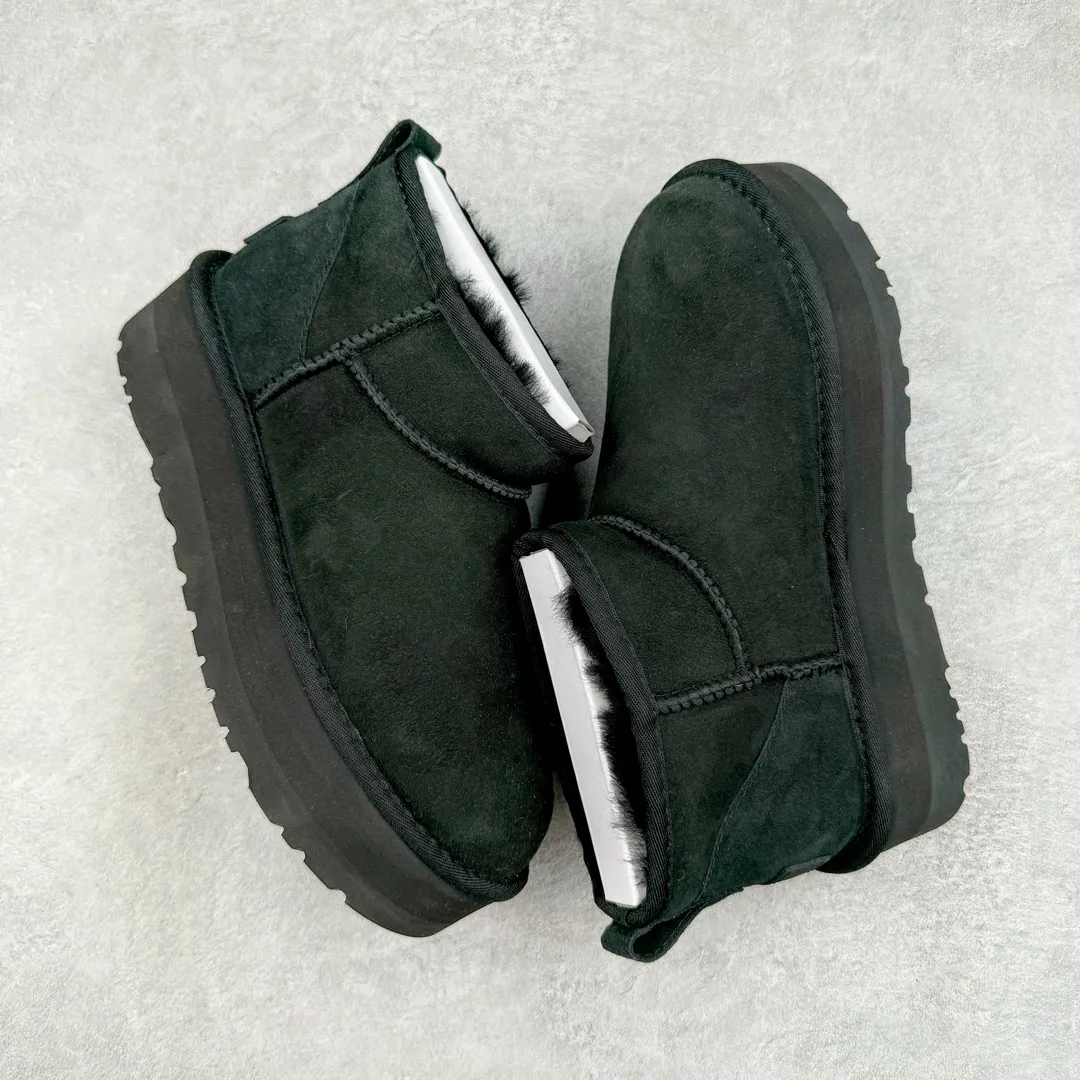 Pick up locally 💰520 UGG 5092 Classic autumn and winter sheepskin and fur integrated snow boots. All shoes are made of ZP. Longfeng A-grade Australian imported sheepskin and fur integrated brand OEM production line. Fully follow the ZP process. OEM original pattern maker. Adhering to the principle of no original shoe development and selection. Pay attention to every detail. The most authentic version on the market. TREADLITE "Light Wing" technology outsole. Light/durable/flexible/pile size: 35 36 37 38 39 40 Coding: by2936070